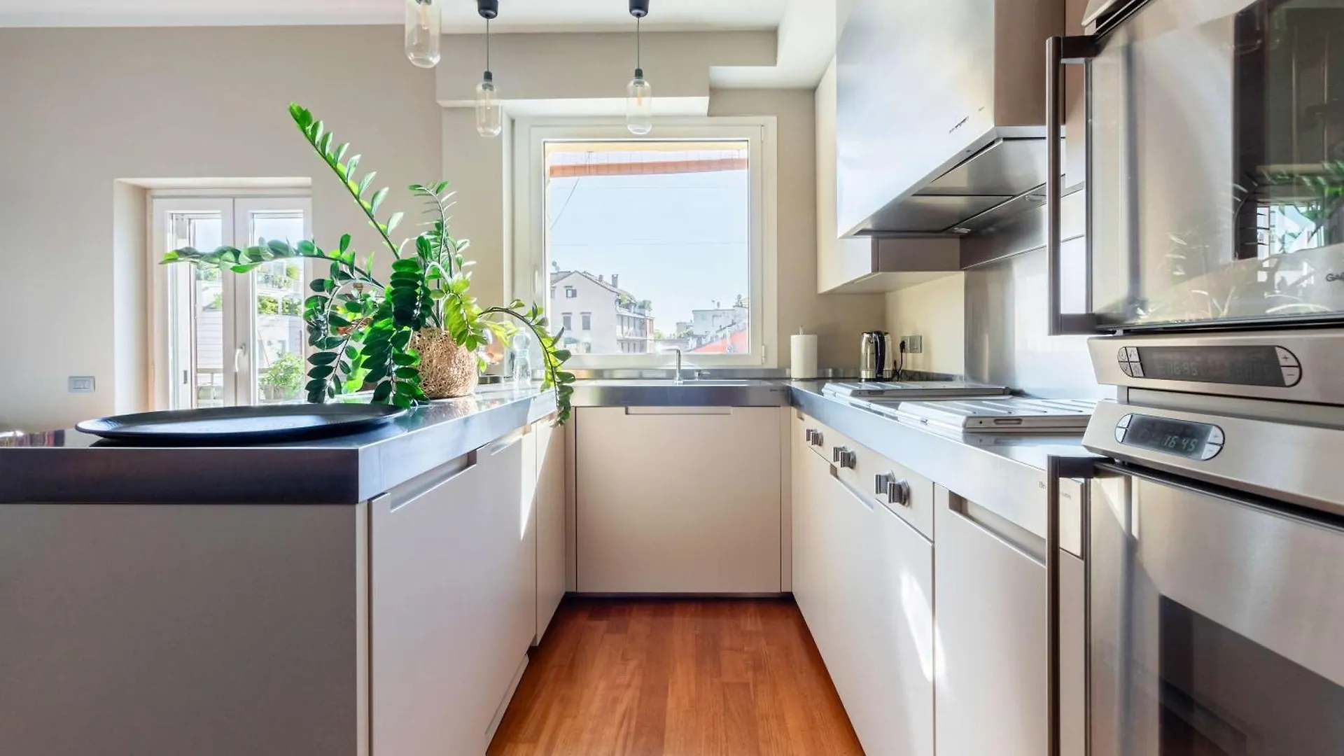 Homeby, Casa Canonica Charming Apartment In Arco Della Pace Milan